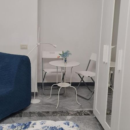Le Ginestre In Centro Bed & Breakfast ซาแลร์โน ภายนอก รูปภาพ