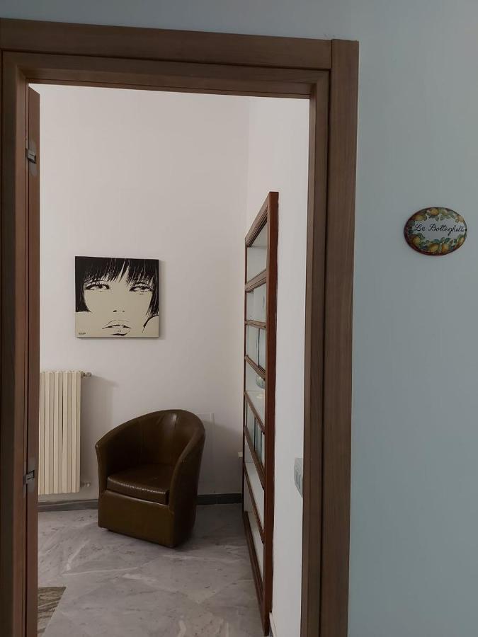 Le Ginestre In Centro Bed & Breakfast ซาแลร์โน ภายนอก รูปภาพ