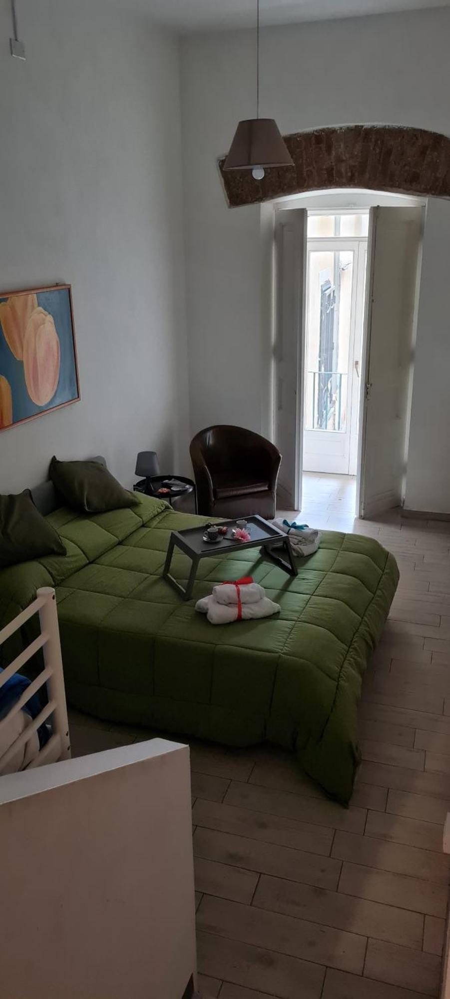 Le Ginestre In Centro Bed & Breakfast ซาแลร์โน ห้อง รูปภาพ